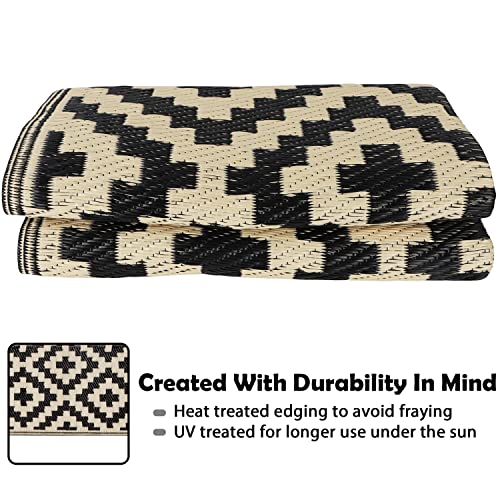 SAND MINE Reversible Mats, Plastic Straw Rug, Modern Area Rug, Large Floor Mat and Rug for Outdoors, RV, Patio, Deck, Beach, Camping (Black & Beige Lattice, 4' x 6', -3% to 5% Size Variance)
